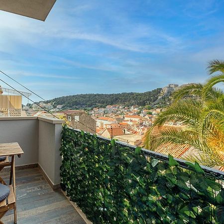 Villa Capitis In The Center- Exclusive Apartment Hvar Town Exteriör bild