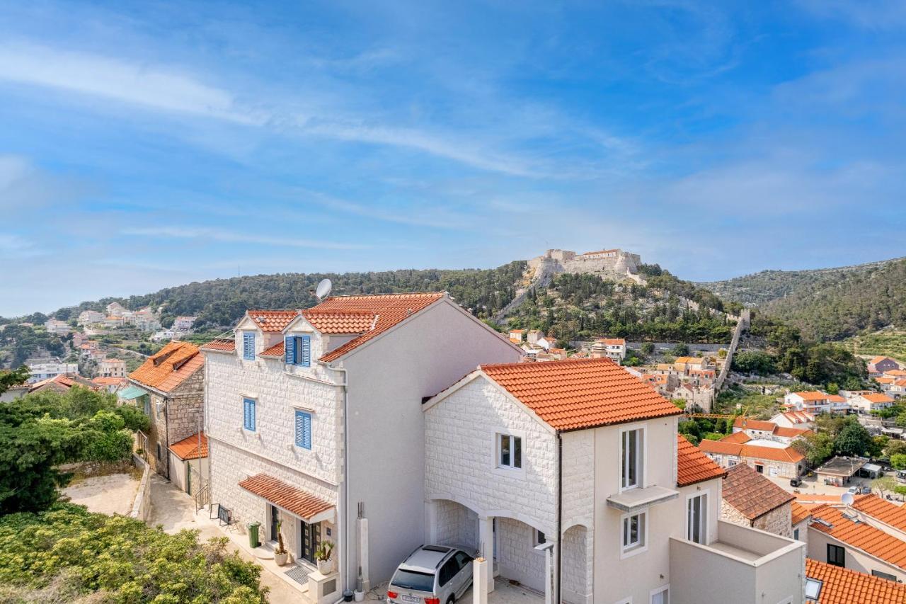 Villa Capitis In The Center- Exclusive Apartment Hvar Town Exteriör bild